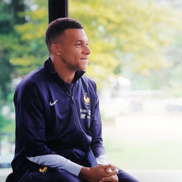 Son émission propose toujours une grande interview de dix minutes avec une personnalité marquante de la semaine.

Captures d'écran de la première émission de Anne-Sophie Lapix "20 20" sur M6 avec son premier invité Kylian Mbappé le 7 septembre 2025.

© Alain Guizard / Bestimage