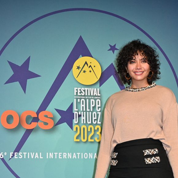 Vaimalama Chaves arrivant à la cérémonie de clôture du 26e Festival du film de comédie à L'Alpe d'Huez, France, le 21 janvier 2023. Photo par Mireille Ampilhac/ABACAPRESS.COM