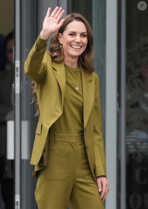 Kate Middleton, princesse de Galles, lors d'une visite à Home-Start à Oxford, le 9 octobre 2025. Home-Start UK se prépare à déployer une formation auprès de son réseau de 9 000 bénévoles sur la base de la série explicative du Centre for Early Childhood de la Royal Foundation. Photo : PA Photo/ Bestimage