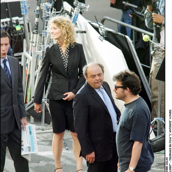 "ALEXANDRA LAMY" ET "JACQUES VILLERET" - TOURNAGE DU FILM "L' ANTIDOTE" A PARIS "PLAN SERRE" FEMININ ACTRICE COMEDIENNE ACTEUR HOMME COMEDIEN