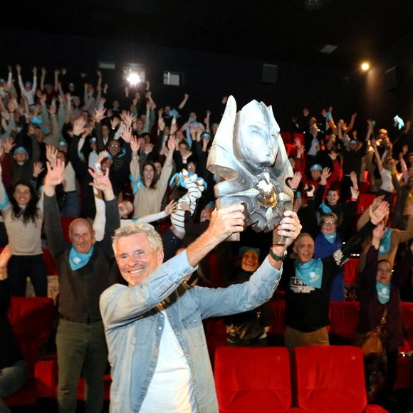 Une nouvelle activité qui semble le remplir de bonheur.

Exclusif - La salle de cinéma 1 du Pathé Lingostiere de Nice a accueilli une centaine d’abonnés pour visionner en avant-première le premier épisode de "Koh-Lanta" avec Denis Brogniart présent dans la salle pour répondre à leurs questions avec Mathieu Faure 
© Patrice Lapoirie / Nice Matin / Bestimage