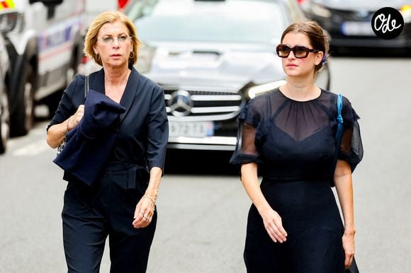 Michèle Laroque et sa fille Oriane Deschamps lors des funérailles de B. Chirac à la basilique Sainte-Clotilde à Paris (7e) le 12 juin 2026. L’ancienne première dame de France est décédée le 5 juin 2026 à l’âge de 93 ans. 
© Jacovides / Liewig / Bestimage