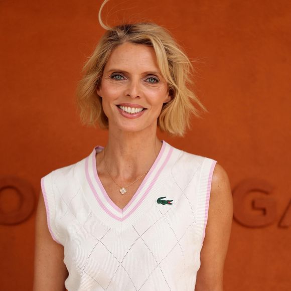 De son côté, Sylvie Tellier a partagé sa propre mauvaise expérience avec des injections au visage.

Sylvie Tellier (Miss France) aux Internationaux de France de tennis de Roland-Garros. 

© Dominique Jacovides/Bestimage