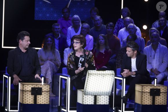 Exclusif - Laurent Gerra, Anny Duperey, Gautier Capuçon lors de l'enregistrement de l'émission "La Boîte à secrets", présentée par F.Bollaert et diffusée le 10 octobre 2025 sur France 3, dans les studios du Lendit à Saint-Denis, Seine Saint-Denis, France, le 22 septembre 2025. © Jack Tribeca/Bestimage