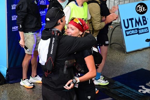 Amandine Petit (9 heures et 3 minutes) et son mari Julien Georges à l'arrivée de la course MCC (40 kms) de l'UTMB (Ultra Trail du Mont Blanc) à Chamonix le 24 août 2026.

© Romain Doucelin / Bestimage