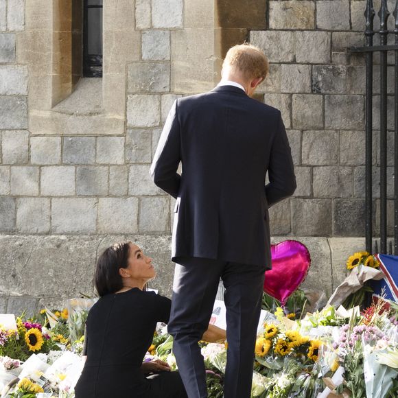 Le prince Harry, duc de Sussex, Meghan Markle, duchesse de Sussex devant le château de Windsor, suite au décès de la reine Elisabeth II d'Angleterre. Le 10 septembre 2022 (AGENCE / BESTIMAGE).