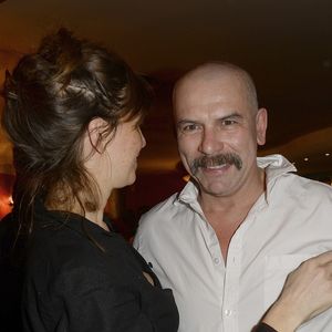 Exclusif - Elsa Boublil et son mari Philippe Torreton - People à la première de la pièce "Cyrano de Bergerac" au théâtre de la Porte-Saint-Martin à Paris le 2 février 2016. © Coadic Guirec/Bestimage