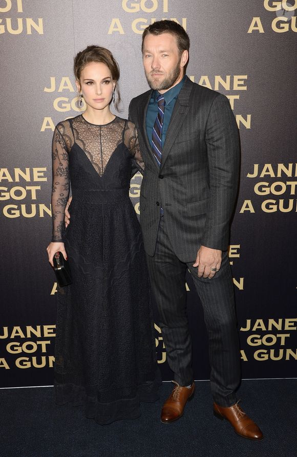 Natalie Portman (robe et pochette Dior) et Joel Edgerton - Avant première du film "Jane got a gun" au cinéma UGC Normandie à Paris le 24 janvier 2016. © COADIC GUIREC / BESTIMAGE