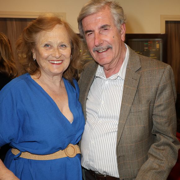 Katia Tchenko et Bernard Menez - Anniversaire surprise de Popeck à l'occasion de ses 90 ans sur la scène du théâtre de Passy à Paris le 18 mai 2025. © Coadic Guirec/Bestimage