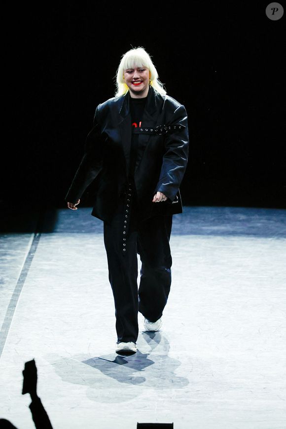 Voici une sélection shopping "dans l'esprit de Mosimann", de Yamamoto à Rick Owens en passant par Jeanne Friot et Comme des Garçons Homme Plus.

La créatrice Jeanne Friot - Défilé Jeanne Friot "Collection Homme Prêt-à-Porter Automne/Hiver 2026-2027" lors de la Fashion Week de Paris, France, le 20 janvier 2026.