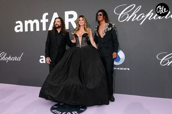 Heidi Klum et son mari Tom Kaulitz avec Henry Samuel, le fils de Heidi Klum - Photocall du gala « amfAR 2026 by Chopard » à l'Hôtel du Cap-Eden-Roc à Antibes, lors du 79ème Festival International du Film de Cannes. Le 21 mai 2026
© Jacovides-Moreau / Bestimage