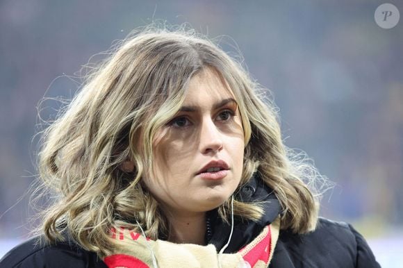 Marine (Star Academy 2024) chante "Les Corons" en hommage à Pierre Bachelet, pour le 20ème anniversaire de sa mort, lors du match de Ligue 1 McDonald's "Lens - Strasbourg (0-2)" au stade Bollaert-Delelis, le 16 février 2025.
Laurent Sanson/PsnewZ/Bestimage
