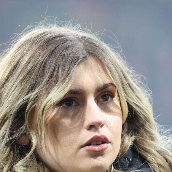 Marine (Star Academy 2024) chante "Les Corons" en hommage à Pierre Bachelet, pour le 20ème anniversaire de sa mort, lors du match de Ligue 1 McDonald's "Lens - Strasbourg (0-2)" au stade Bollaert-Delelis, le 16 février 2025.
Laurent Sanson/PsnewZ/Bestimage