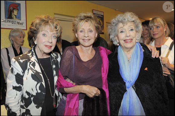 Micheline Dax, Marthe Mercadier et Annie Cordy en 2009 au Palais des congrès.