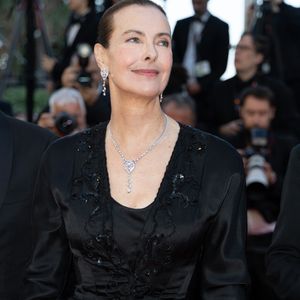 Carole Bouquet - Montée des marches du film " The Mastermind " lors du 78ème Festival International du Film de Cannes, au Palais des Festivals à Cannes. Le 23 mai 2025
© Olivier Borde/ Bestimage

|B - Montée des marches du film " The Mastermind " lors du 78ème Festival International du Film de Cannes