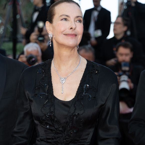 Carole Bouquet - Montée des marches du film " The Mastermind " lors du 78ème Festival International du Film de Cannes, au Palais des Festivals à Cannes. Le 23 mai 2025
© Olivier Borde/ Bestimage

|B - Montée des marches du film " The Mastermind " lors du 78ème Festival International du Film de Cannes