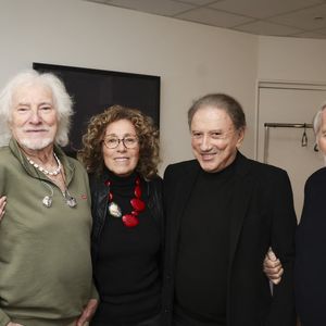 Exclusif - Hugues Aufray, sa femme Murielle, Mireille Dumas, Michel Drucker, Jean-Jacques Debout en backstage du concert de Hugues Aufray au Le Dôme de Paris - Palais des Sports le 9 novembre 2025.

© Jack Tribeca / Bestimage