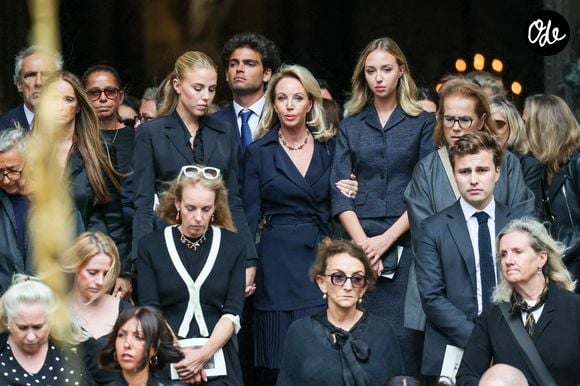 Camilla de Bourbon des Deux-Siciles , ses filles, la princesse Maria Carolina de Bourbon des Deux-Siciles et Maria Chiara de Bourbon des Deux-Siciles - Sortie des obsèques de Mathilde Favier en l'église Saint-Sulpice à Paris le 31 aout 2026. © Dominique Jacovides-Cyril Moreau/Bestimage