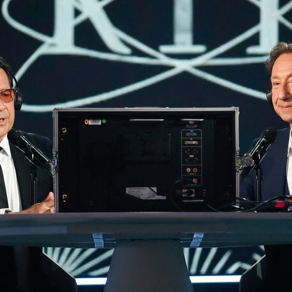 Exclusif - Laurent Gerra, Stéphane Bern lors de l'enregistrement de l'émission "Laurent Gerra, l'anniversaire événement" présentée par S.Bern et qui sera diffusée le 7 juin 2025 sur France 2, au théâtre Marigny, à Paris, France, le 28 avril 2025. © Clovis-Moreau/Bestimage