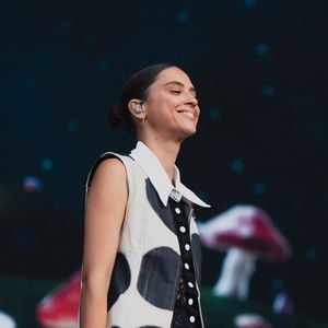 La chanteuse Pomme (Claire Pommet) sur la scène du festival Rock en Seine dans le parc de Saint-cloud le 21 août 2024.

© Alexandre Fumeron / Afterdepth / Bestimage