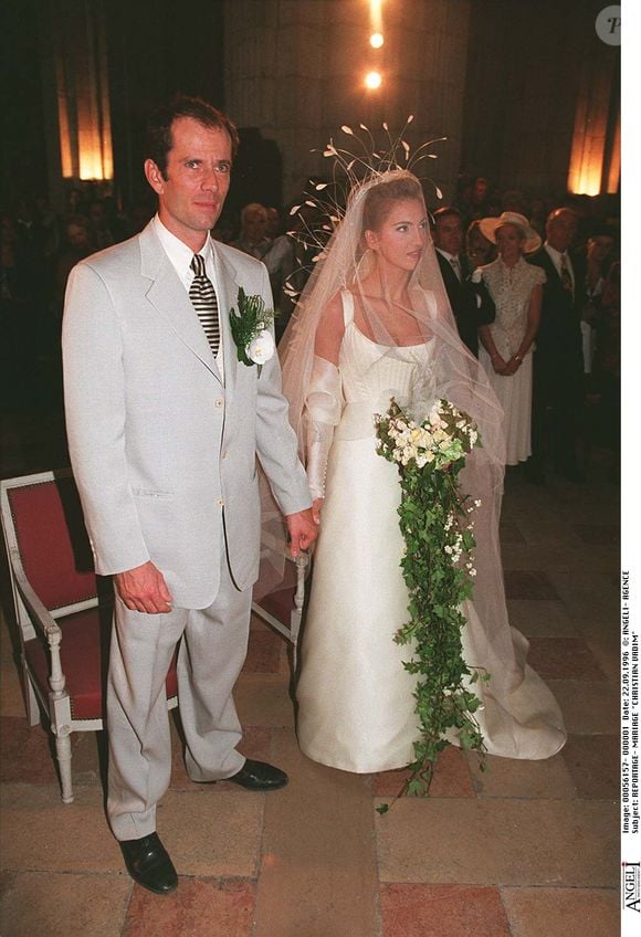 Mariage de Christian Vadim et Caroline Bufalini à Autun en 1996 © Bestimage