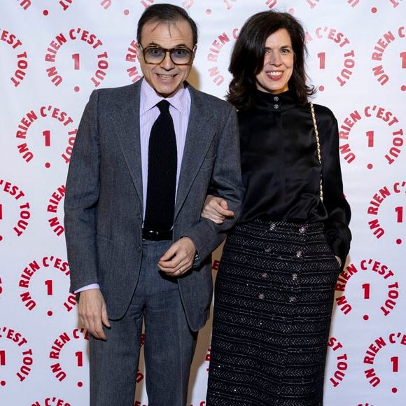 Bertrand Burgalat et sa femme Vanessa Seward au photocall des invités au dîner de gala de l'association "Un rien c'est tout" au musée de l'armée aux Invalides à Paris le 7 mars 2024. © Cyril Moreau / Bestimage