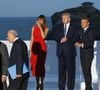 Ce samedi 7 décembre 2024, Donald Trump convié par Emmanuel Macron, assistera à ses côtés à la cérémonie de réouverture de la cathédrale Notre-Dame de Paris.

Le président américain Donald Trump avec sa femme Melania Trump, le président français Emmanuel Macron - Les dirigeants du G7 et leurs invités posent pour une photo de famille lors du sommet du G7 à Biarritz, France, le 25 août 2019. © Dominique Jacovides/Bestimage