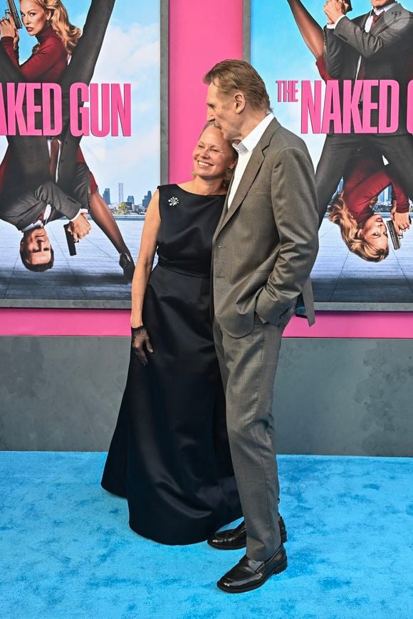 Liam Neeson et Pamela Anderson à la première de « The Naked Gun » le 28 juillet 2025 à New York. (STARMAX / BESTIMAGE).