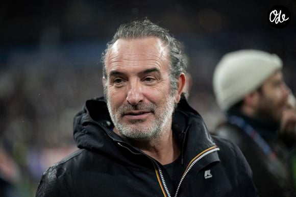 Jean Dujardin lors du match international de rugby à XV du Tournoi des Six Nations opposant la France à l'Irlande au Stade de France à Saint-Denis, en banlieue parisienne, le 5 février 2026.Photo : Eliot Blondet/ABACAPRESS.COM