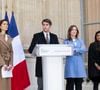 Amélie Oudéa-Castéra, Gabriel Attal, Carole Grandjean  et Prisca Thevenot, chargée du Renouveau démocratique, porte-parole du Gouvernement - Passation de pouvoir au ministère de l'éducation nationale entre Gabriel Attal désormais premier ministre et Amélie Oudéa-Castera qui devient ministre de l'Education nationale, de la Jeunesse, des Sports et des Jeux Olympiques et Paralympiques le 12 janvier 2024.

© Cyril Moreau / Bestimage