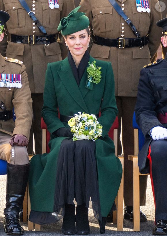 Kate Middleton assiste au défilé de la Saint-Patrick des Irish Guards à la caserne de Mons, Aldershot.
Backgrid UK/ Bestimage