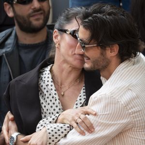 Sortir avec un ex, pour Pierre, c’est "comme commettre deux fois la même erreur".

Pierre Niney et sa compagne Natasha Andrews en tribunes lors de la finale messieurs des Internationaux de France de Tennis de Roland Garros 2025 (jour 15), à Paris, France, le 8 juin 2025. © Cyril Moreau/Bestimage