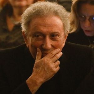 Toutefois, Michel Drucker n'en oublie pas pour autant la gravité des faits reprochés ni les plaignantes. Dans une ultime déclaration pesée, l'animateur adresse un mot de soutien à ces dernières : "Je pense néanmoins à toutes celles qui ont souffert par l'attitude de Patrick". 

Exclusif - Michel Drucker - People au concert de Frédéric Zeitoun au Casino de Paris à Paris, France, le 5 décembre 2022. © Christophe Clovis / Bestimage