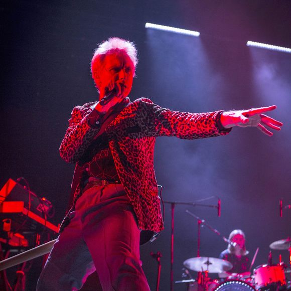 Et il sera malheureusement séparé de son enfant une bonne partie de 2025.

Alex Kapranos - Le groupe Franz Ferdinand en concert au Palladium à Cologne. Le 5 mars 2018