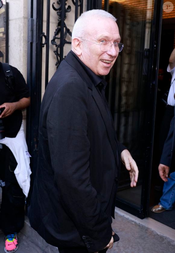 Jean-Paul Gaultier au défilé de mode Haute-Couture automne-hiver 2024/2025 “Jean-Paul Gaultier” lors de la Fashion Week de Paris le 26 juin 2024.
© Christophe Aubert via Bestimage