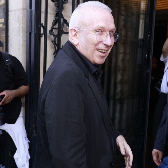 Jean-Paul Gaultier au défilé de mode Haute-Couture automne-hiver 2024/2025 “Jean-Paul Gaultier” lors de la Fashion Week de Paris le 26 juin 2024.
© Christophe Aubert via Bestimage