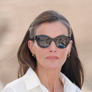 Letizia d'Espagne en fait rêver plus d'une avec ses ensembles.

La reine Letizia visite le musée de Louxor à l'occasion de sa visite d'État en Égypte, à Louxor, Égypte, le 19 septembre 2025.  © GTres/ABACA