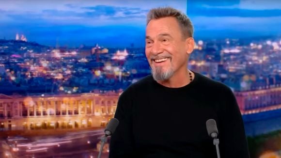 Photo : Florent Pagny, qui va beaucoup mieux, était l'invité de Gilles  Bouleau aux 20 heures de TF1 le jeudi 16 novembre. © Captute TV TF1 via  Bestimage - Purepeople