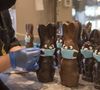 À l'approche des fêtes de Pâques, la consommation de gourmandises explose lors de la traditionnelle chasse aux œufs.

Epidémie de Coronavirus - Une chocolatière équipe ses lapins de Pâques en chocolat de masques à Athènes.

© Imago / Panoramic / Bestimage
