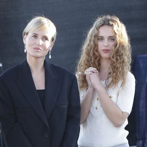 Tess Barthélemy est à l’affiche de Mémoire de fille, réalisé par sa mère Judith Godrèche.

Exclusif - Judith Godrèche et sa fille Tess Barthelemy sur le plateau de l'émission "C à vous" lors du 77ème Festival International du Film de Cannes, France. © Jack Tribeca/Bestimage