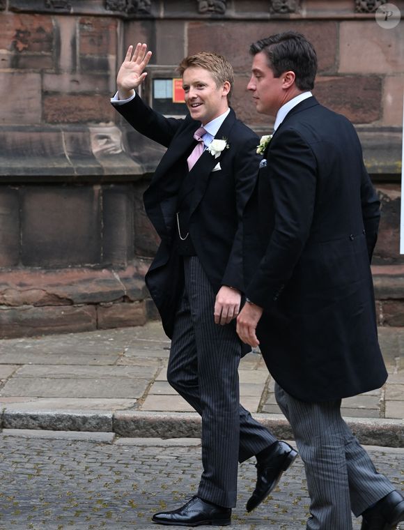 Hugh Grosvenor, duc de Westminster et son épouse Olivia Henson vont mettre au monde leur premier enfant

Hugh Grosvenor, duc de Westminster - Mariage du duc de Westminster, Hugh Grosvenor, et Olivia Henson en la cathédrale de Chester. Le 7 juin 2024.
© Justin Goff / Bestimage