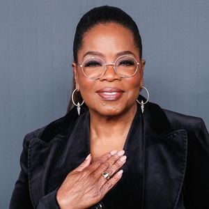 Oprah Winfrey à la première du film Netflix *The Six Triple Eight* au Egyptian Theatre d'Hollywood, le 3 décembre 2024 à Los Angeles, en Californie.Backgrid USA / Bestimage