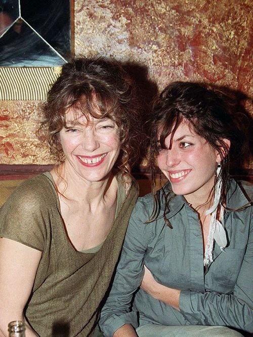 "C'était quelqu'un qui faisait tout seule" : trois ans après le départ de Jane Birkin, sa fille Lou Doillon raconte la mère derrière l’icône