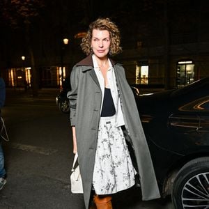 Au même titre que Milla Jovovich !
Milla Jovovich aux arrivées à l’after Miu Miu Collection Femme Prêt-à-Porter Printemps/Eté 2026 lors de la Fashion Week de Paris (PFW), au restaurant Gigi, à Paris, France, le 6 octobre 2025. © Pierre Perusseau/Bestimage