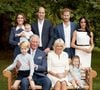 Les parents de Louis, George et Charlotte envisageraient de s'installer dans un manoir gothique nommé Fort Belvedere, où Édouard VIII avait scellé son abdication en 1936.

Photo de famille pour les 70 ans du prince Charles, prince de Galles, dans le jardin de Clarence House à Londres, Royaume Uni, le 14 novembre 2018. Le prince de Galles pose en famille avec son épouse Camilla Parker Bowles, duchesse de Cornouailles, et ses fils le prince William, duc de Cambridge, et le prince Harry, duc de Sussex, avec leurs épouses, Catherine (Kate) Middleton, duchesse de Cambridge et Meghan Markle, duchesse de Sussex, et les trois petits-enfants le prince George, la princesse Charlotte et le jeune prince Louis. Backgrid UK/ Bestimage