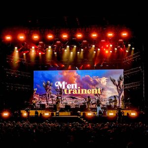 Julien Doré en concert au festival du Printemps de Pérouges au Château de Saint-Maurice-de-Rémens (01) le 25 juin 2025. © Sandrine Thesillat / PsNewZ / Bestimage