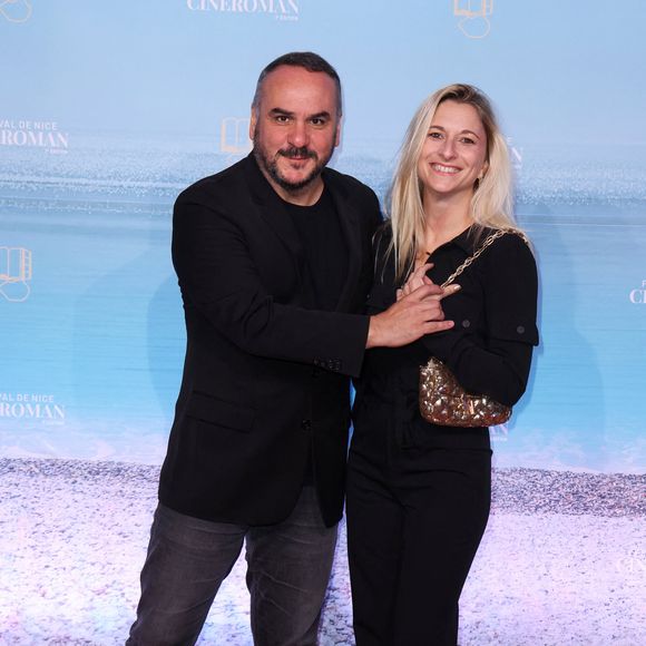 François-Xavier Demaison et sa femme Anaïs Tihay - Tapis rouge lors de la 7ème édition du festival Cinéroman à Nice le 1er Octobre 2025. © Bebert-Jacovides/Bestimage