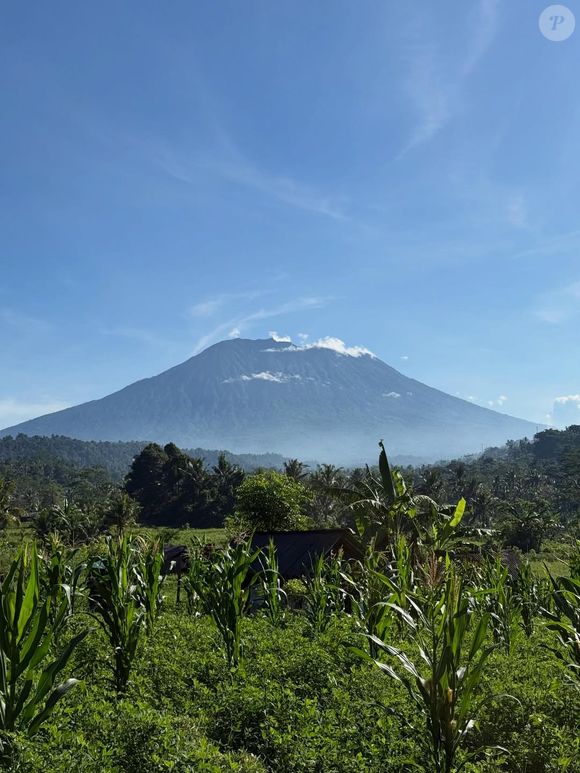 Dylan Deschamps partage des clichés de ses vacances à Bali.