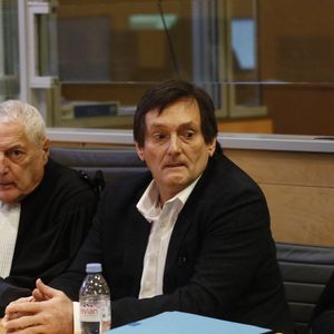 Pierre Palmade au tribunal de Melun avec ses avocats Me Alain Barsikian et Me Céline Lasek  pour son procès pour blessures involontaires à la suite d'un accident de la route en février 2023 dans lequel sa voiture a percuté un autre véhicule à Melun.
Le 20 novembre 2024.

© Christophe Clovis / Bestimage