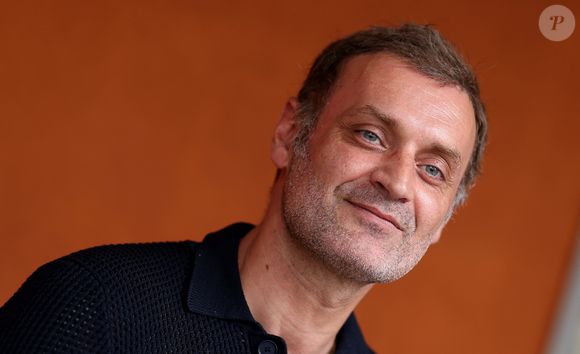 Depuis, il présente La Grande Librairie chaque mercredi en prime time sur France 5

Augustin Trapenard au village lors des Internationaux de France de Tennis de Roland Garros 2025 (Jour 7), le 31 mai 2025 à Paris. 
© Dominique Jacovides / Bestimage